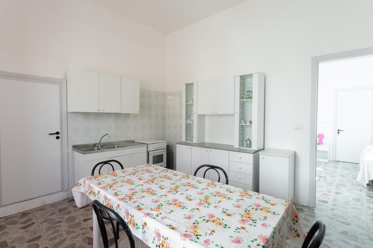 Appartamento Fronte Mare E Spiaggia Torre Mozza Exterior foto