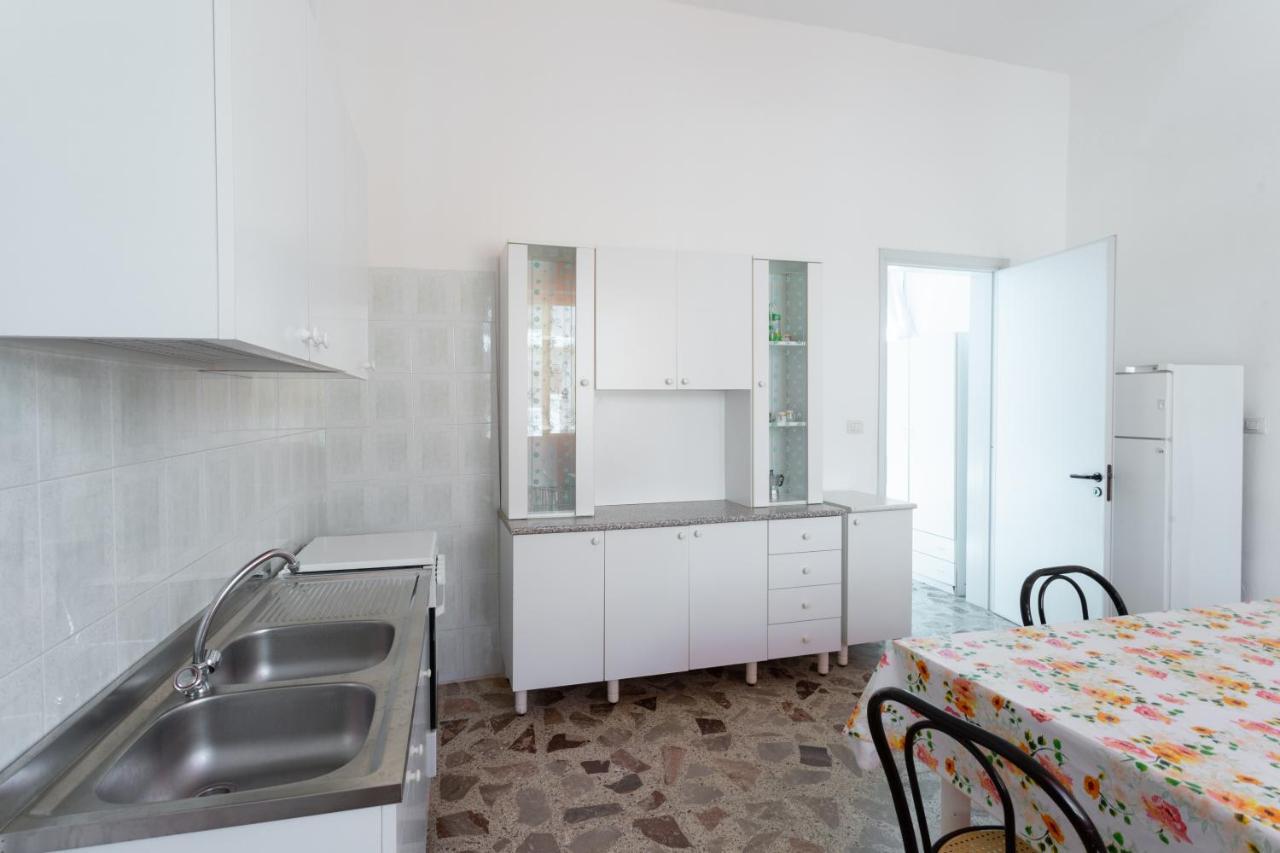 Appartamento Fronte Mare E Spiaggia Torre Mozza Exterior foto